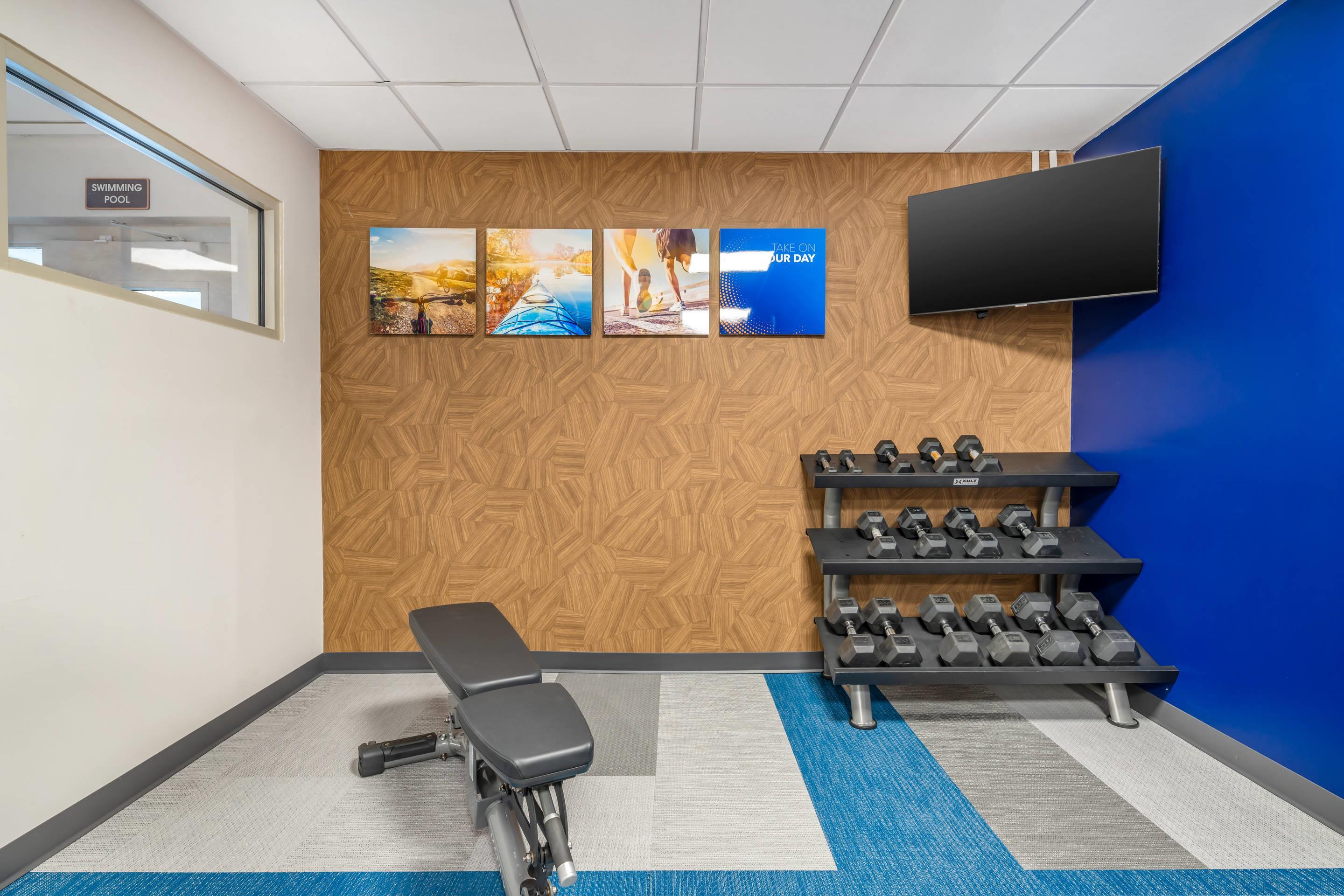 Fitness center | Comfort Inn & Suites