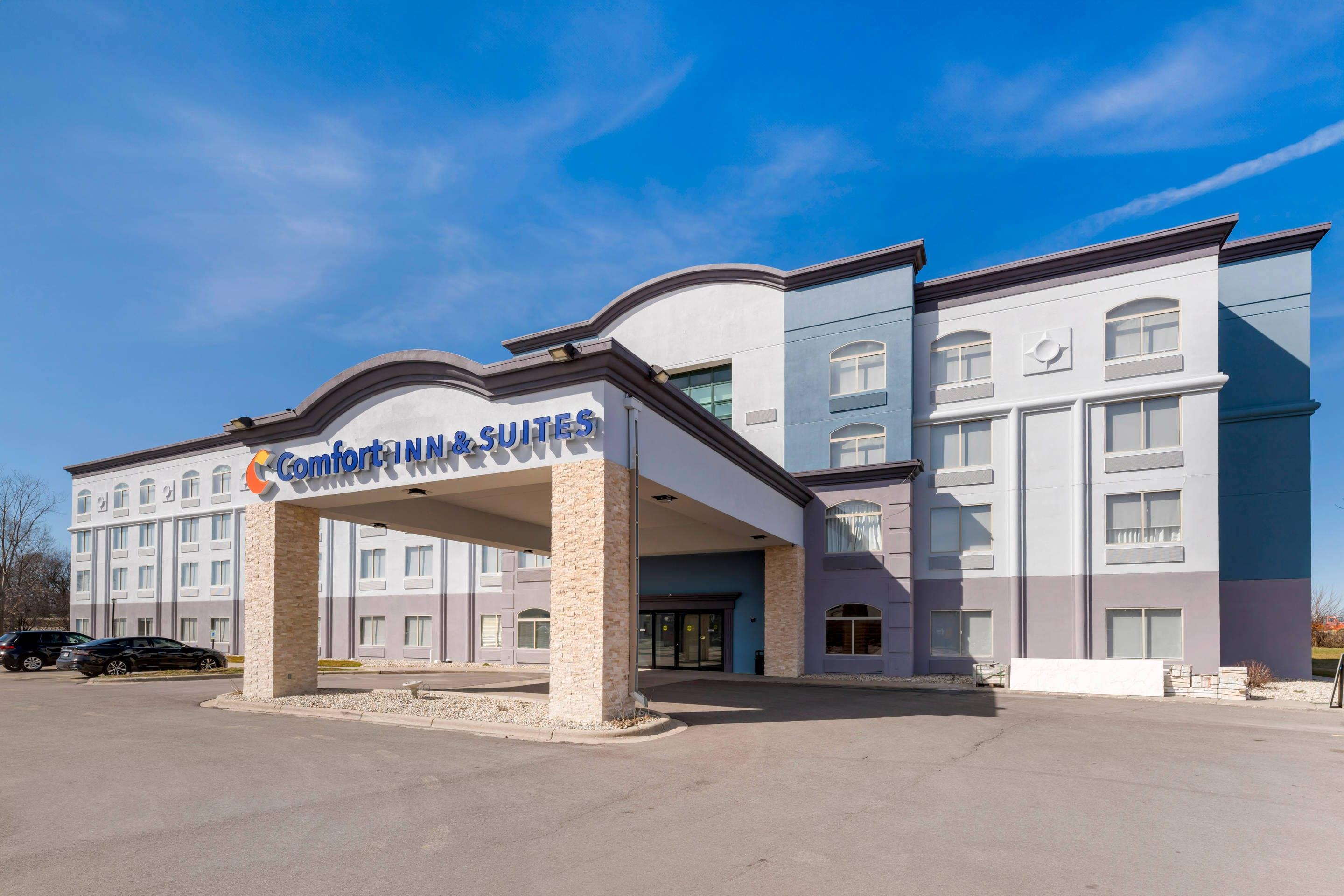Hotel exterior | Comfort Inn & Suites