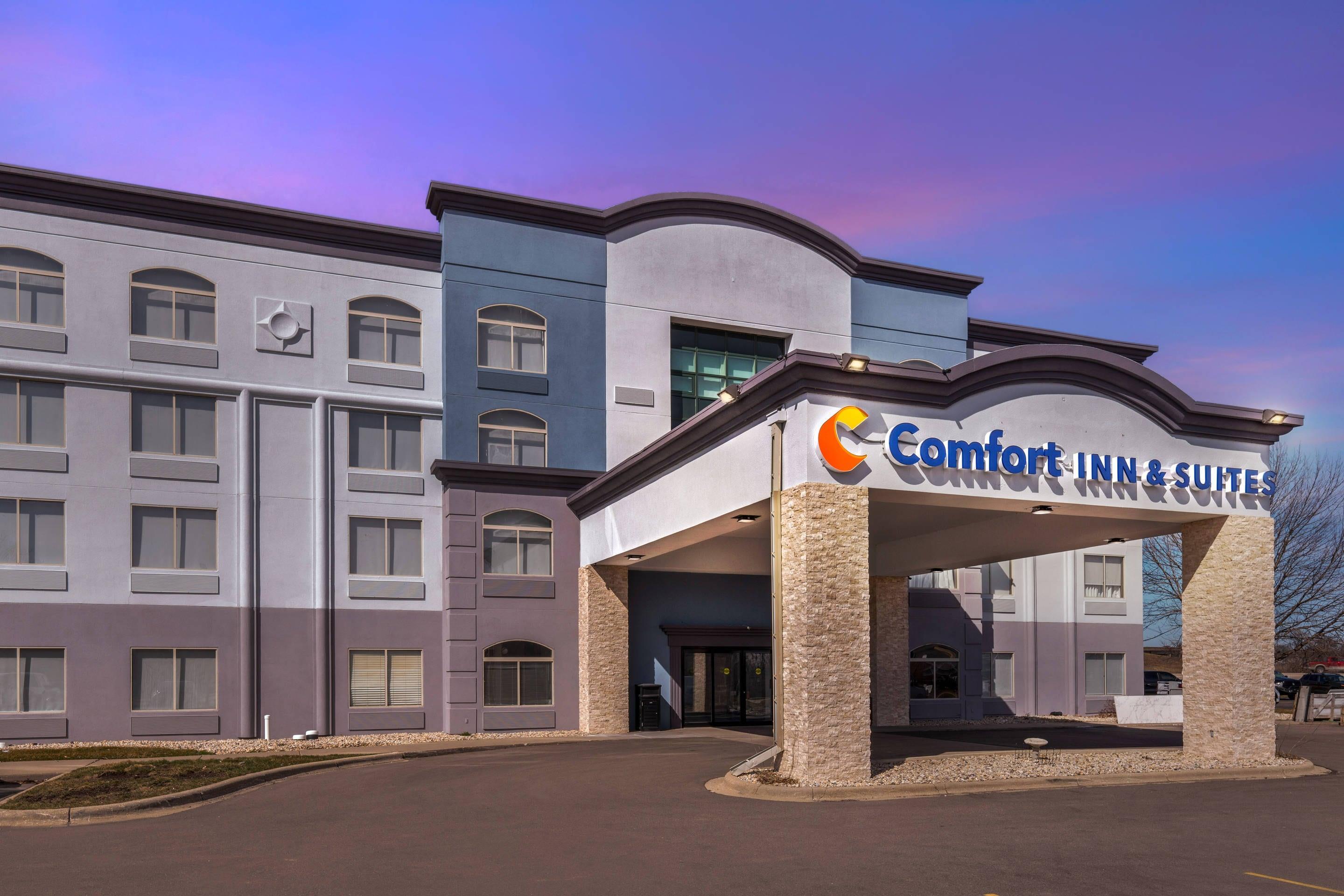 Twilight | Comfort Inn & Suites