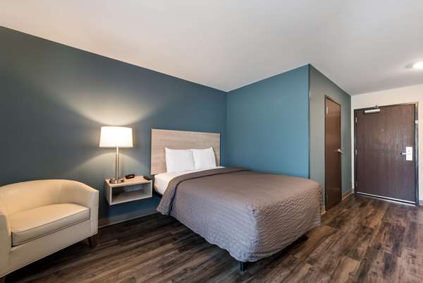  - WoodSpring Suites Greensboro - I-40, Exit 210