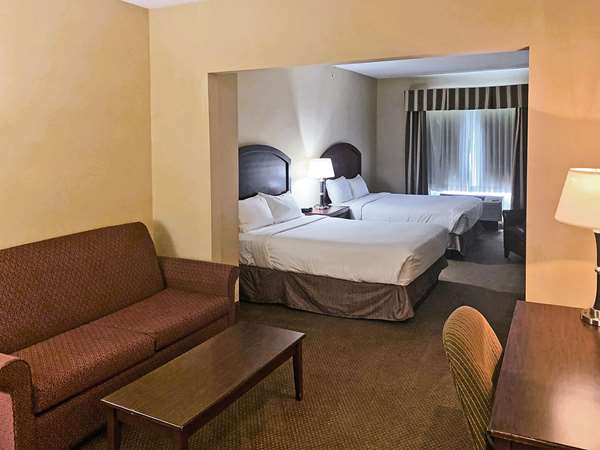 Suite - Rodeway Inn & Suites Catoosa - I-44, Exit 240