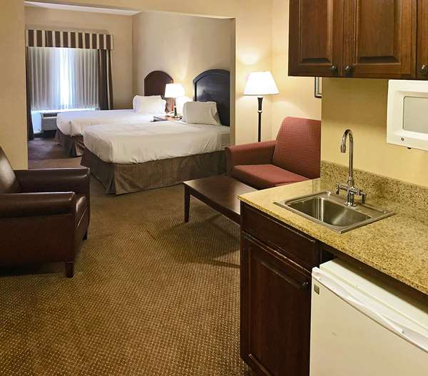 Suite - Rodeway Inn & Suites Catoosa - I-44, Exit 240