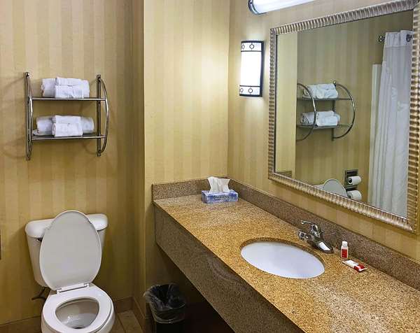  - Rodeway Inn & Suites Catoosa - I-44, Exit 240