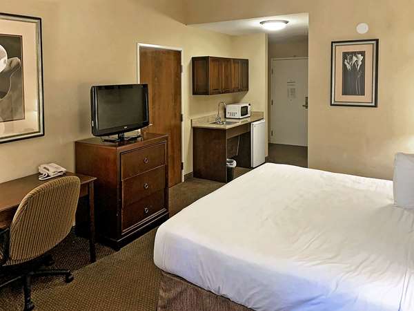  - Rodeway Inn & Suites Catoosa - I-44, Exit 240