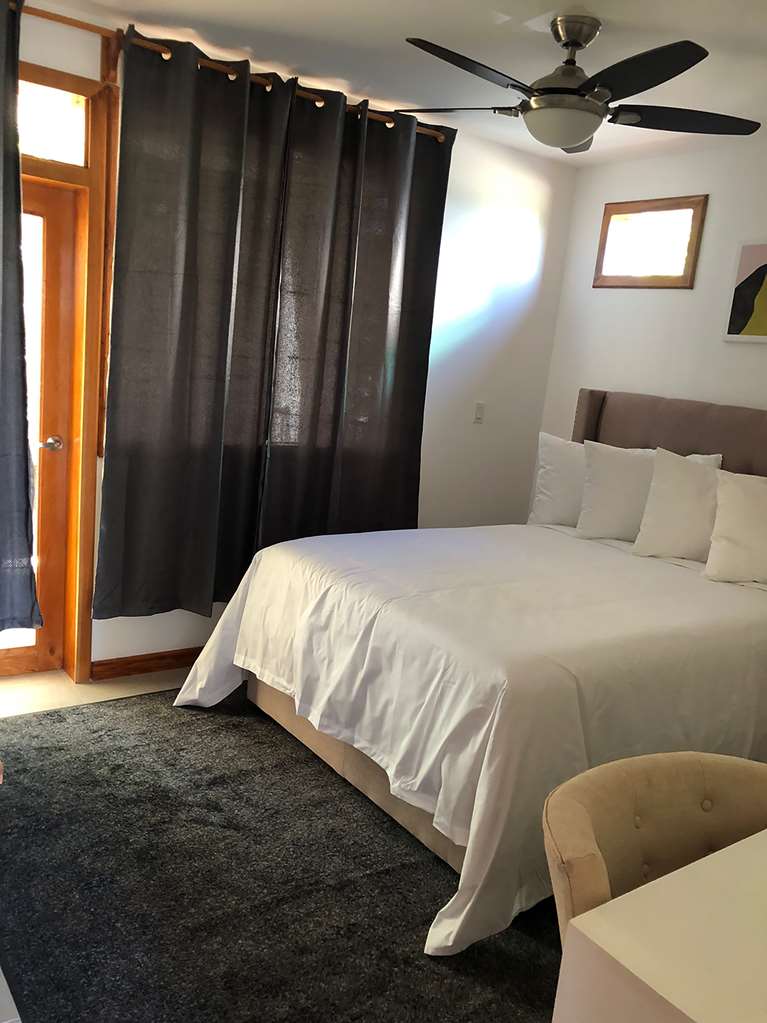 Best Western Grand Baymen Gardens-guestroom-Guest Room,Suite,On-Site.jpg