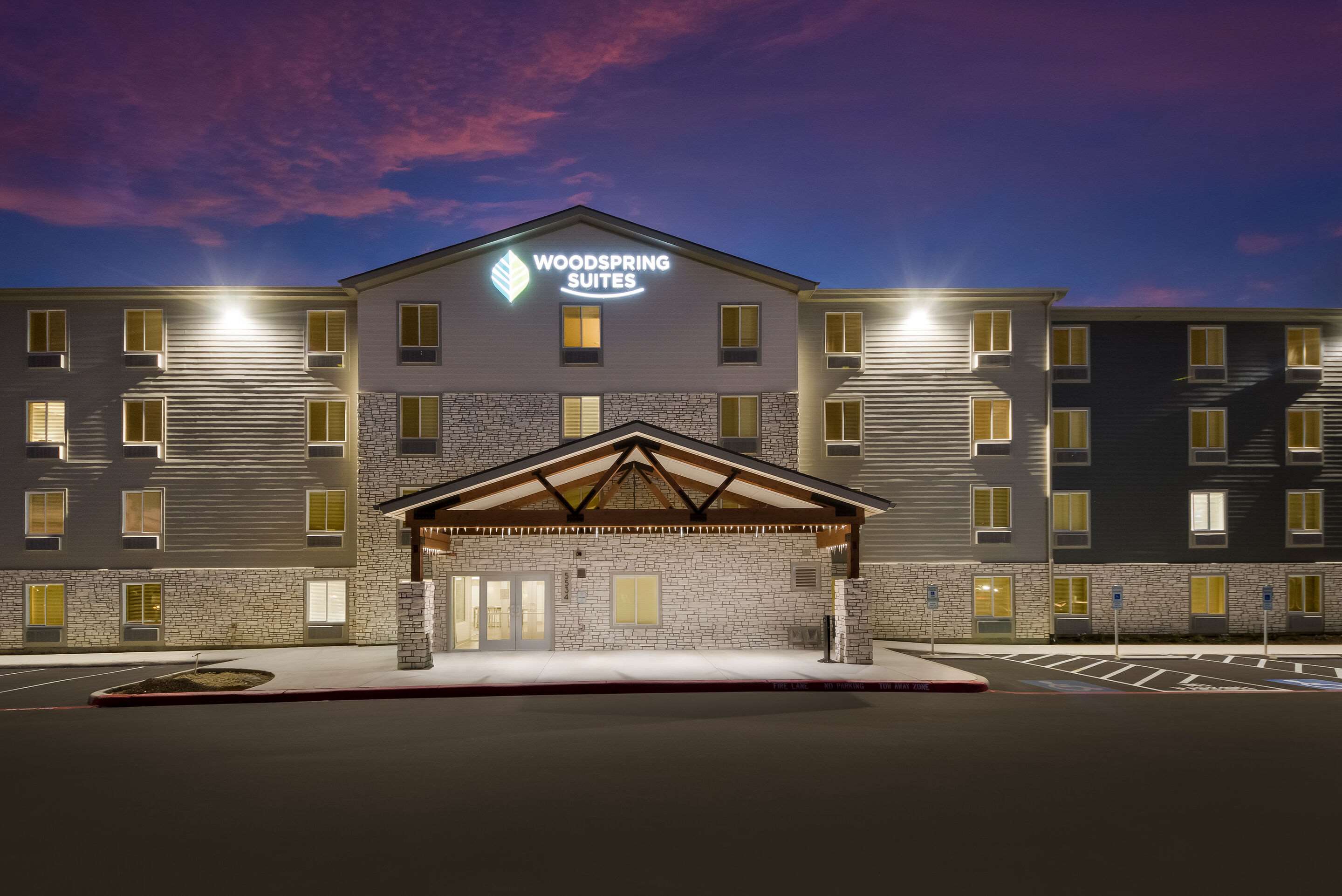 Twilight | WoodSpring Suites San Antonio UTSA - Medical Center