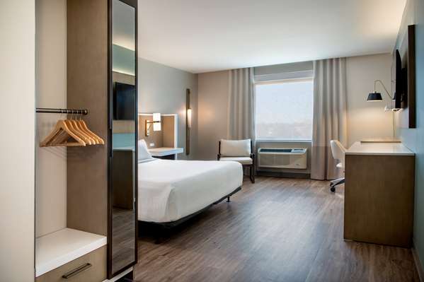 - Wyndham Garden Hotel Airport Winnipeg