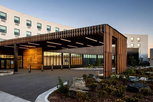 Exterior view - Wyndham Garden Hotel Airport Winnipeg