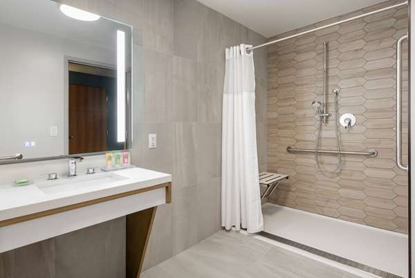  - Wyndham Garden Hotel Airport Winnipeg