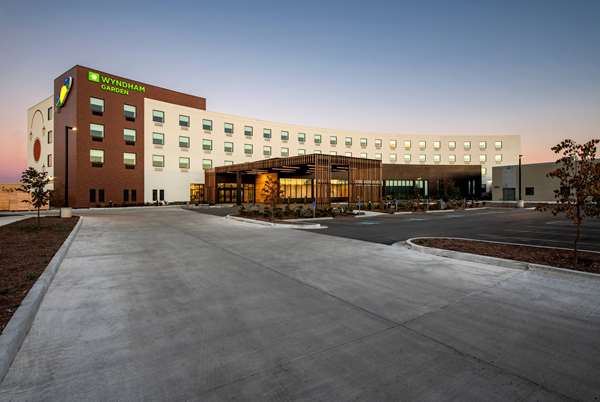 Exterior view - Wyndham Garden Hotel Airport Winnipeg