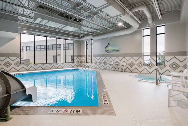 Pool - Wyndham Garden Hotel Airport Winnipeg