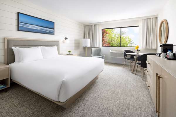  - Pell Hotel Middletown