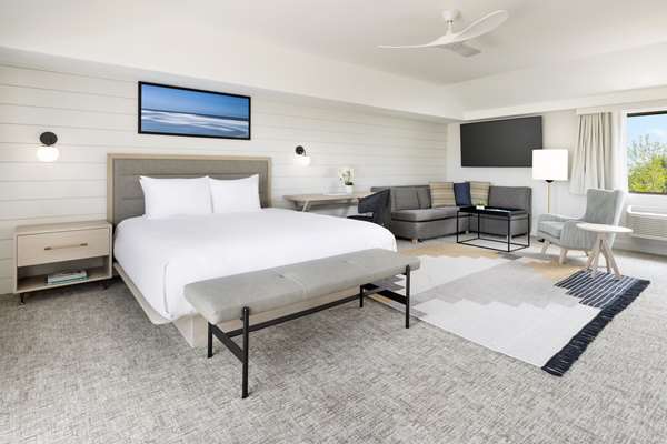 Suite - Pell Hotel Middletown