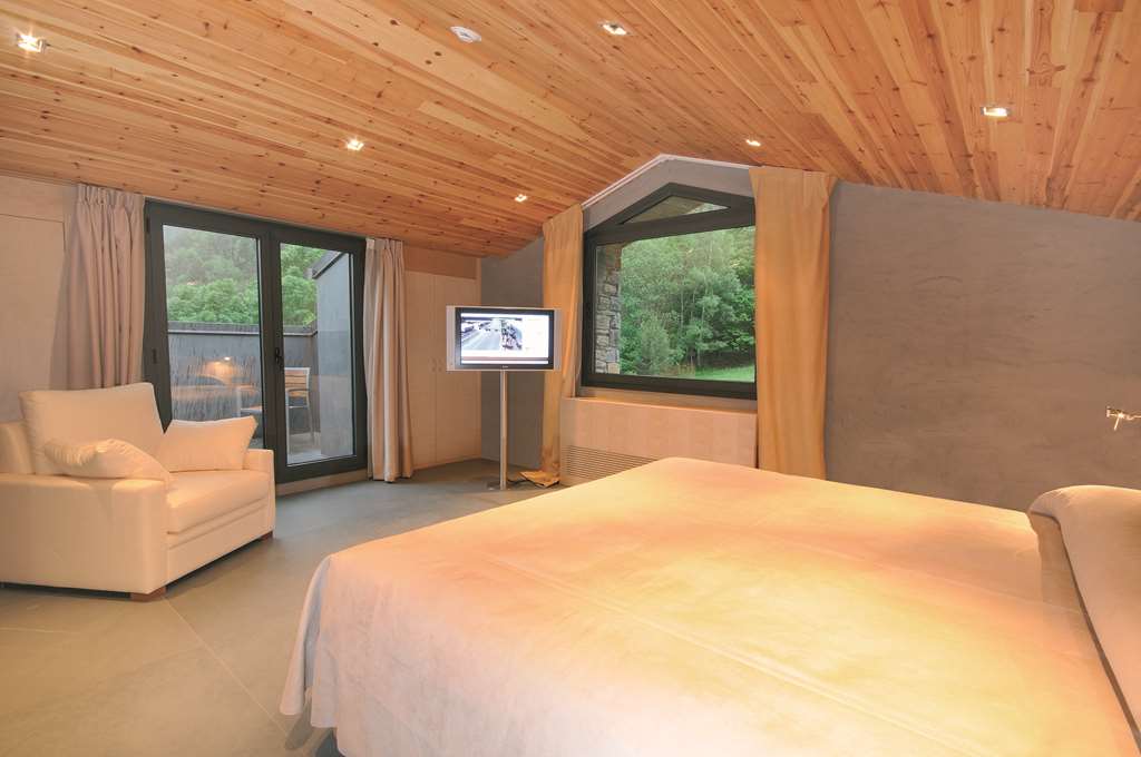 NH COLLECTION PALOME ANDORRA-guestroom-Guest Room,Suite,On-Site.jpg