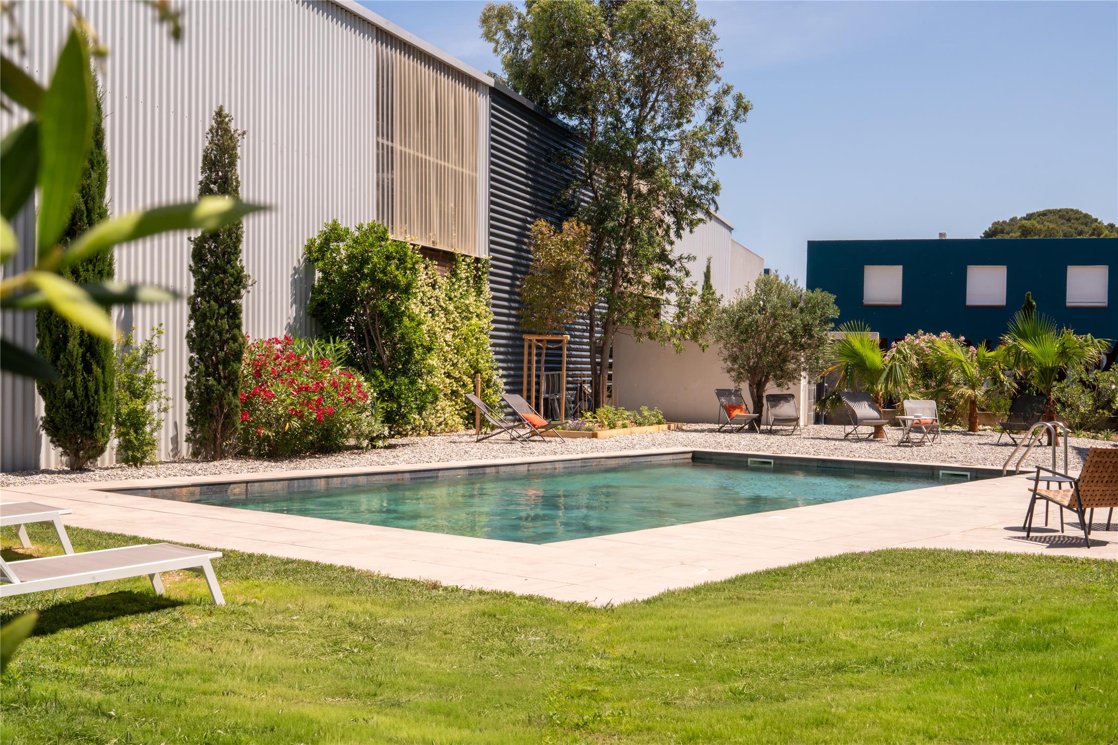 HOTEL GOLDEN TULIP MARTIGUES - PROVENCE - null