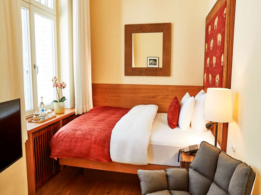 Guest photo