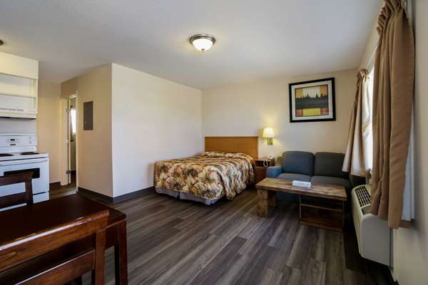 Suite - Canadas Best Value Inn Fort St John