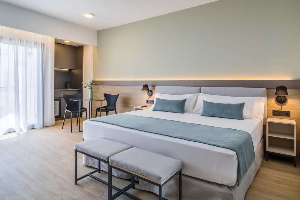 OCCIDENTAL PUERTO BANUS-guestroom-Guest Room,On-Site.jpg