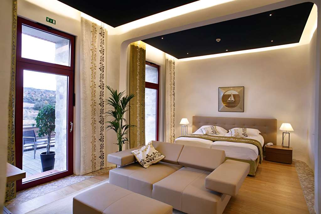 DOMAINE RIBERACH-guestroom-Guest Room,Suite,On-Site.jpg