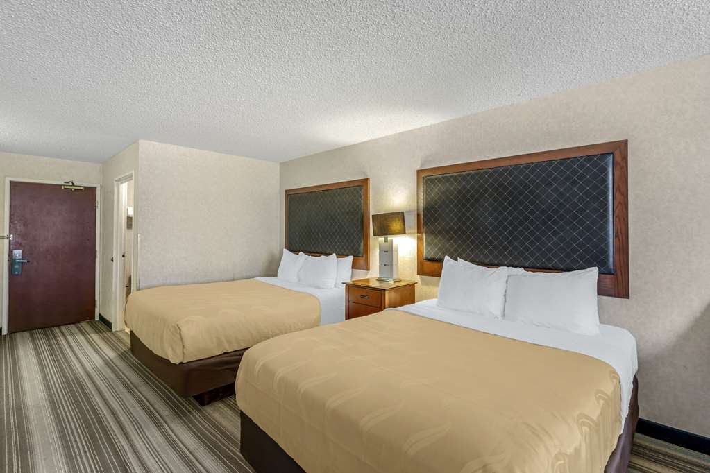 QUALITY INN DENVER TECH CENTER-guestroom-Guest Room,Bathroom,On-Site.jpg