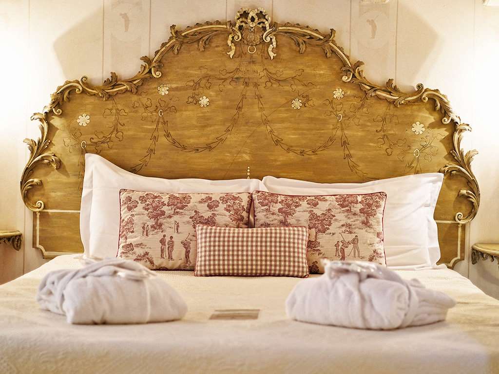 GARDA HOTEL SAN VIGILIO GOLF-guestroom-Guest Room,Suite,On-Site.jpg