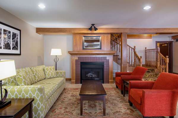  - Travelodge Eastgate Bay Regina