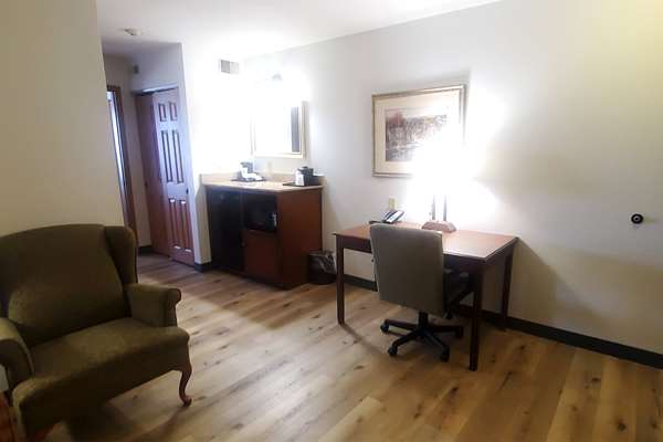  - Wingate by Wyndham Austintown - I-80, Exit 223