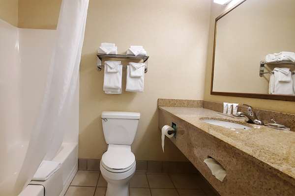  - Wingate by Wyndham Austintown - I-80, Exit 223