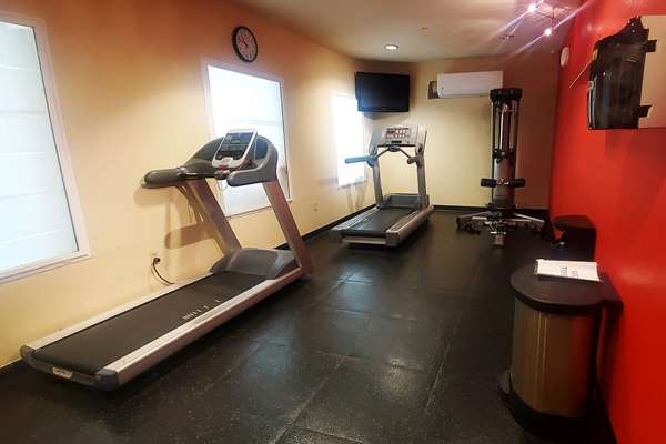 Fitness/ Exercise Room - Wingate by Wyndham Austintown - I-80, Exit 223