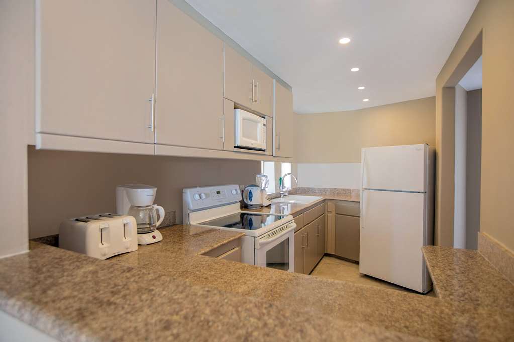 BOUGAINVILLEA BARBADOS-guestroom-Guest Room,Guest Room Amenity,Kitchen/Kitchenette,Suite,On-Site.jpg