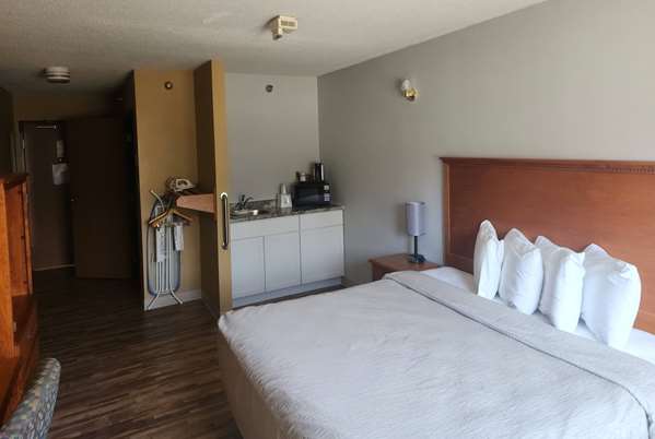  - Governors Inn Travelodge Pierre