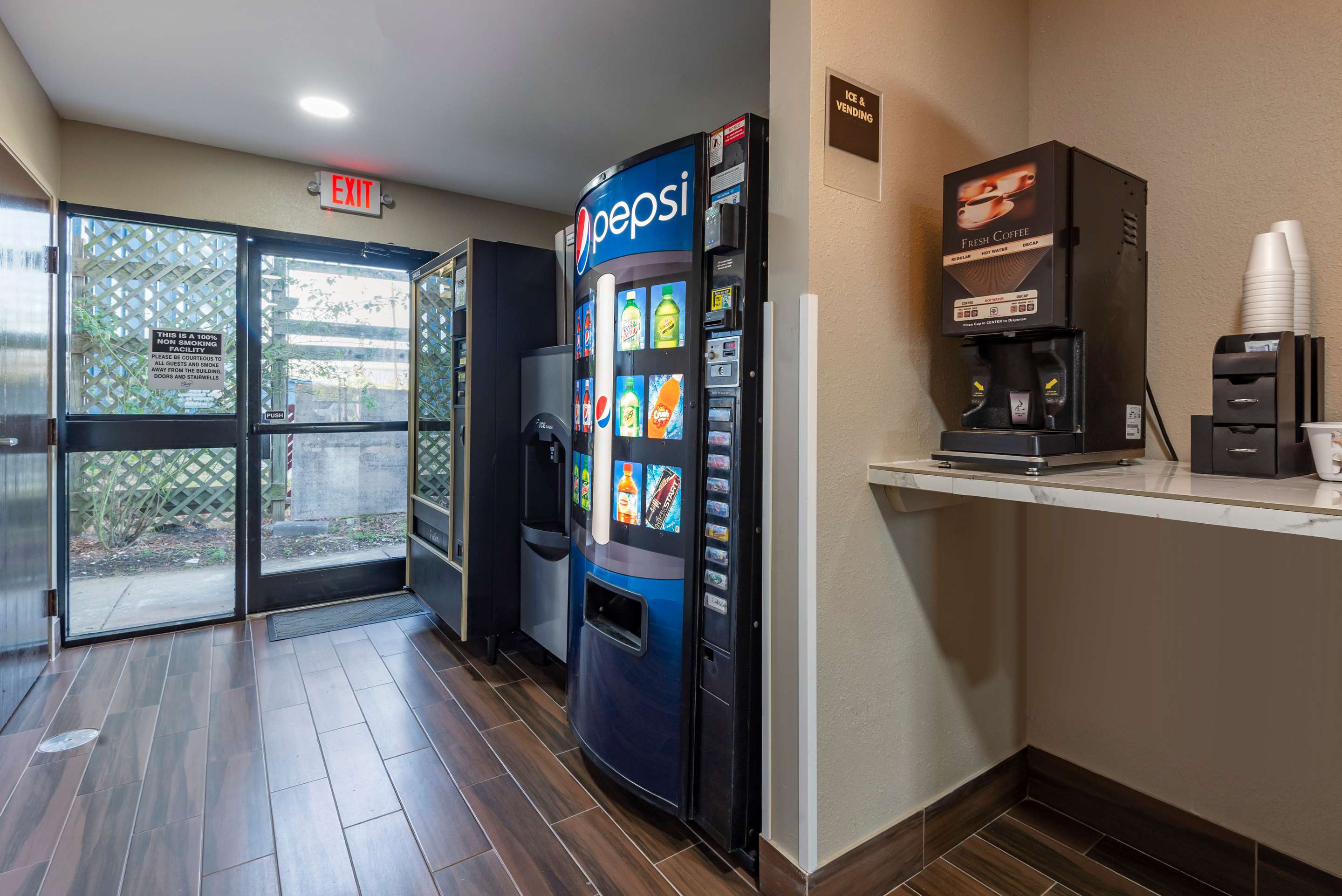 Hotel vending area | Sleep Inn