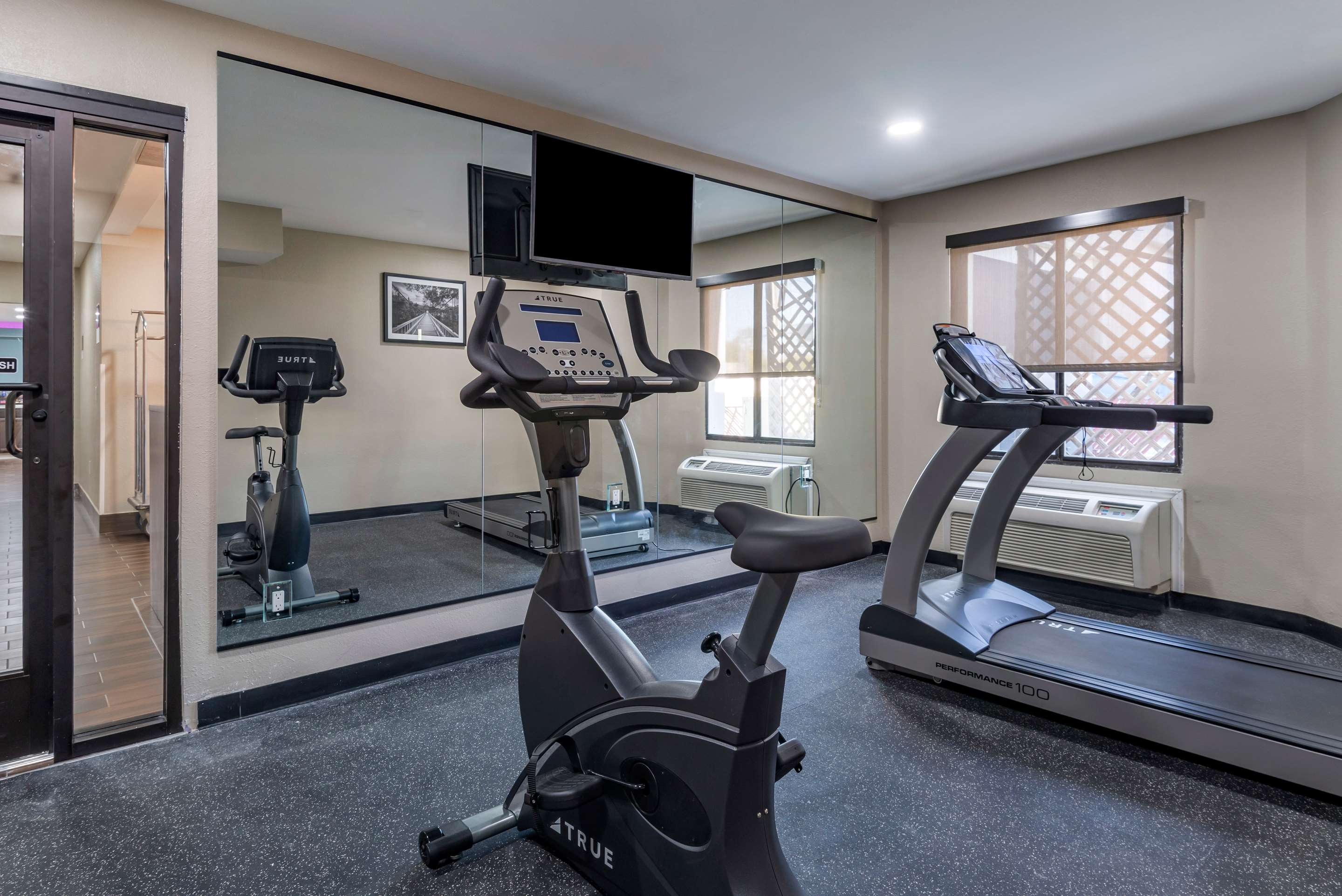 Fitness center | Sleep Inn