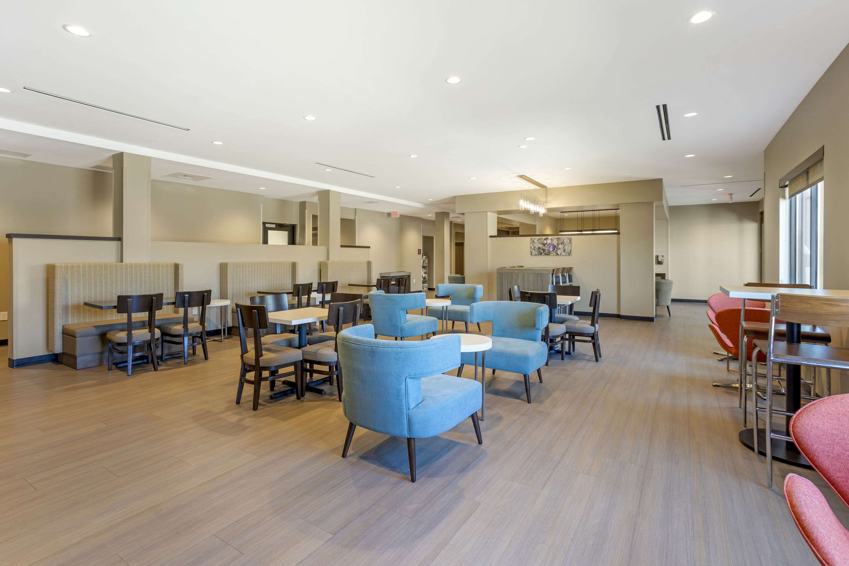 Enjoy breakfast in this seating area | Sleep Inn