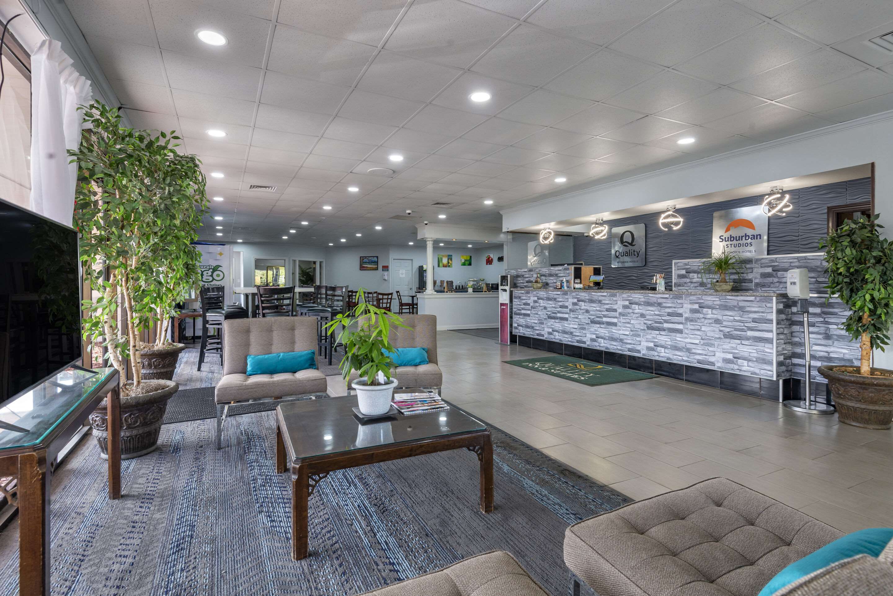 Lobby with sitting area