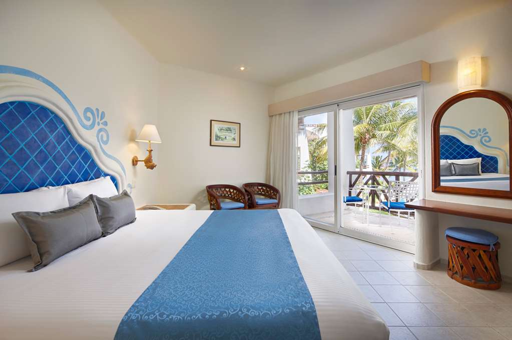 DESIRE RIVIERA MAYA PEARL RESORT-guestroom-Guest Room,On-Site.jpg