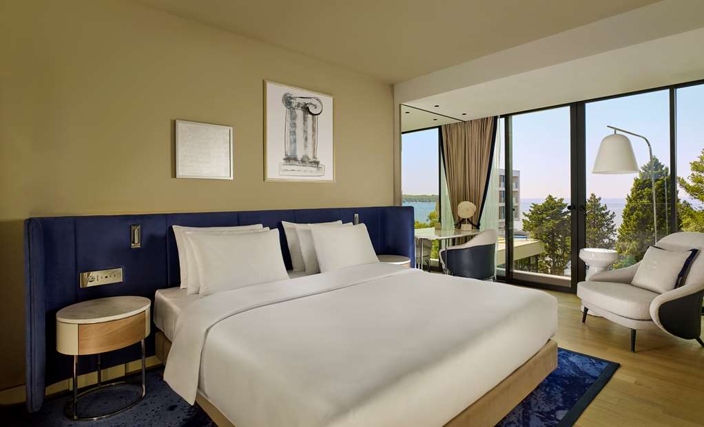 GRAND HOTEL BRIONI A RADISSON COLLE-guestroom-Guest Room,On-Site.jpg