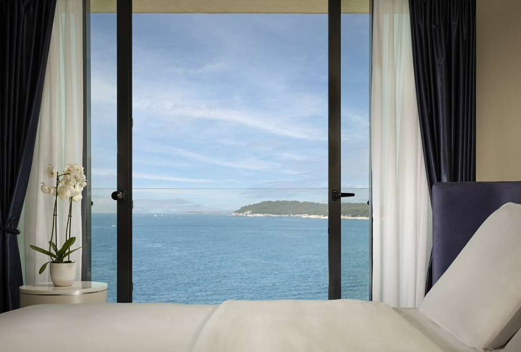 GRAND HOTEL BRIONI A RADISSON COLLE-guestroom-Guest Room,Suite,On-Site,Outdoor/Exterior,Exterior View of Building.jpg