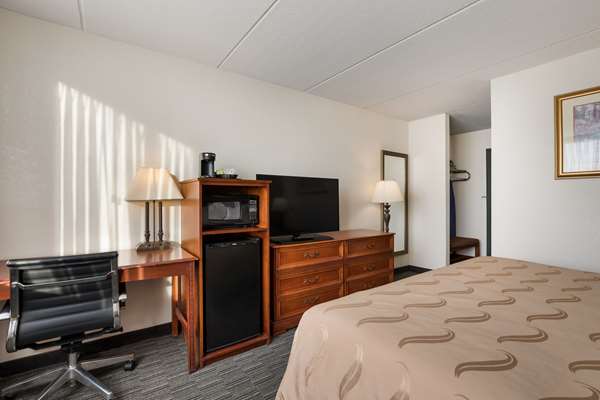  - Quality Inn I-80 Joliet - I-80, Exit 130