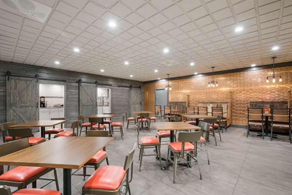 Amenities - Quality Inn I-80 Joliet - I-80, Exit 130