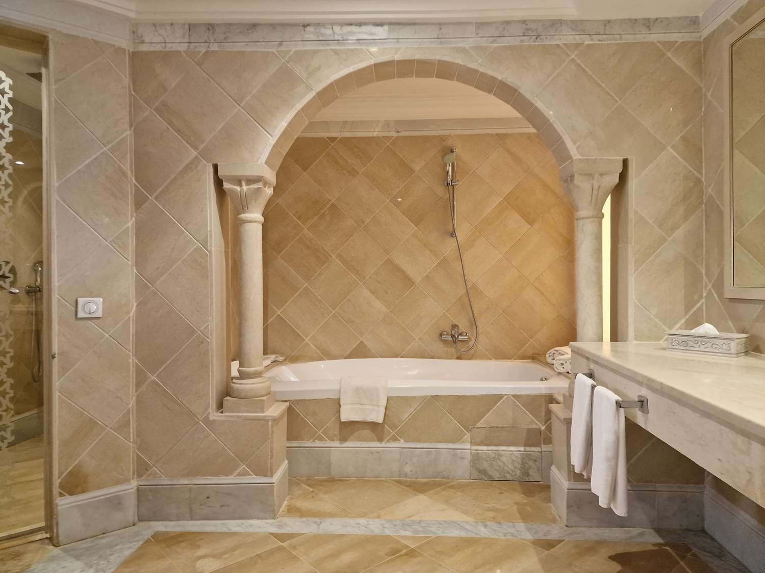 Bathroom in "Pilau" villa