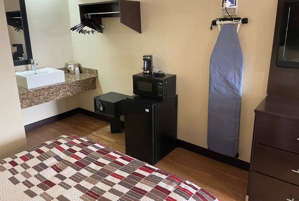  - Travelodge Holland - I-475, Exit 8