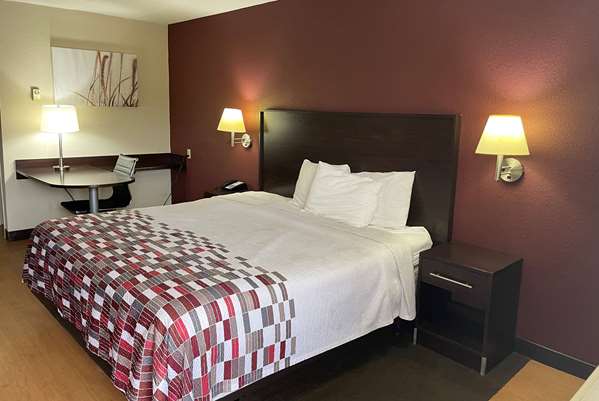  - Baymont Inn & Suites Holland - I-475, Exit 8