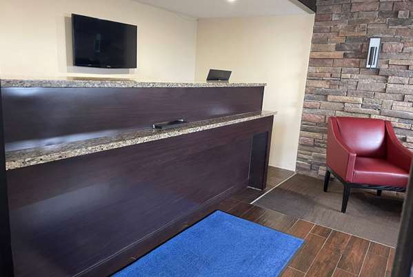  - Baymont Inn & Suites Holland - I-475, Exit 8