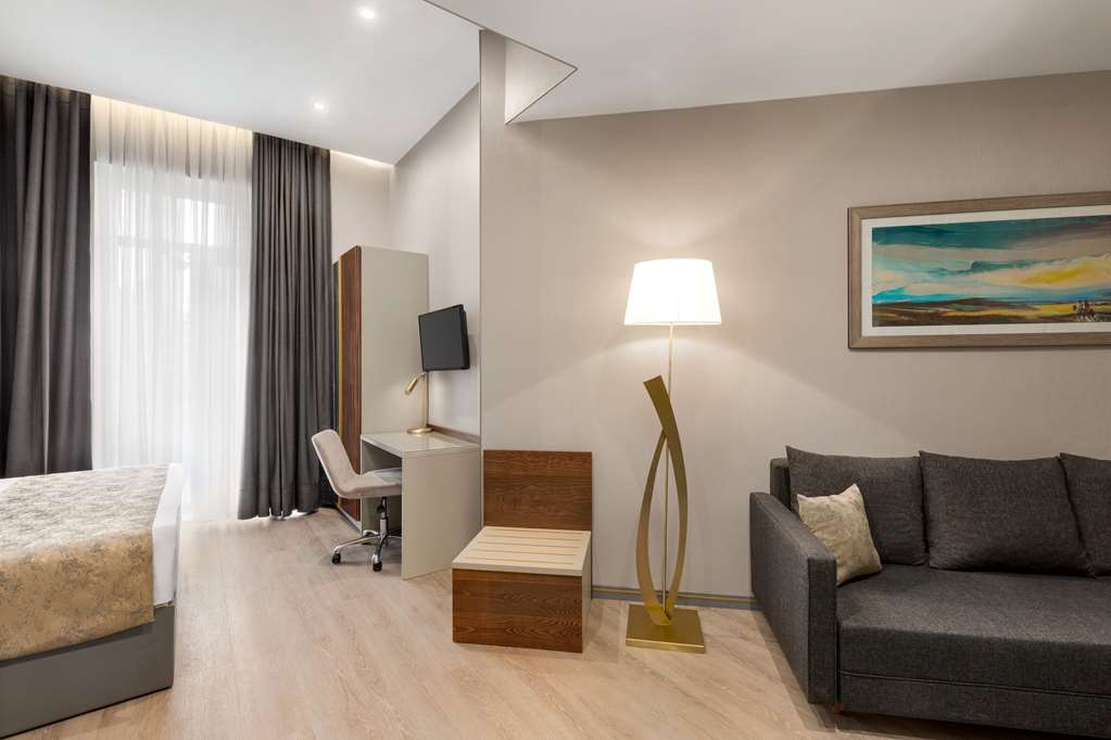 TBILISI CHAMBERS, TRADEMARK COLLECT-guestroom-Guest Room,On-Site.jpg