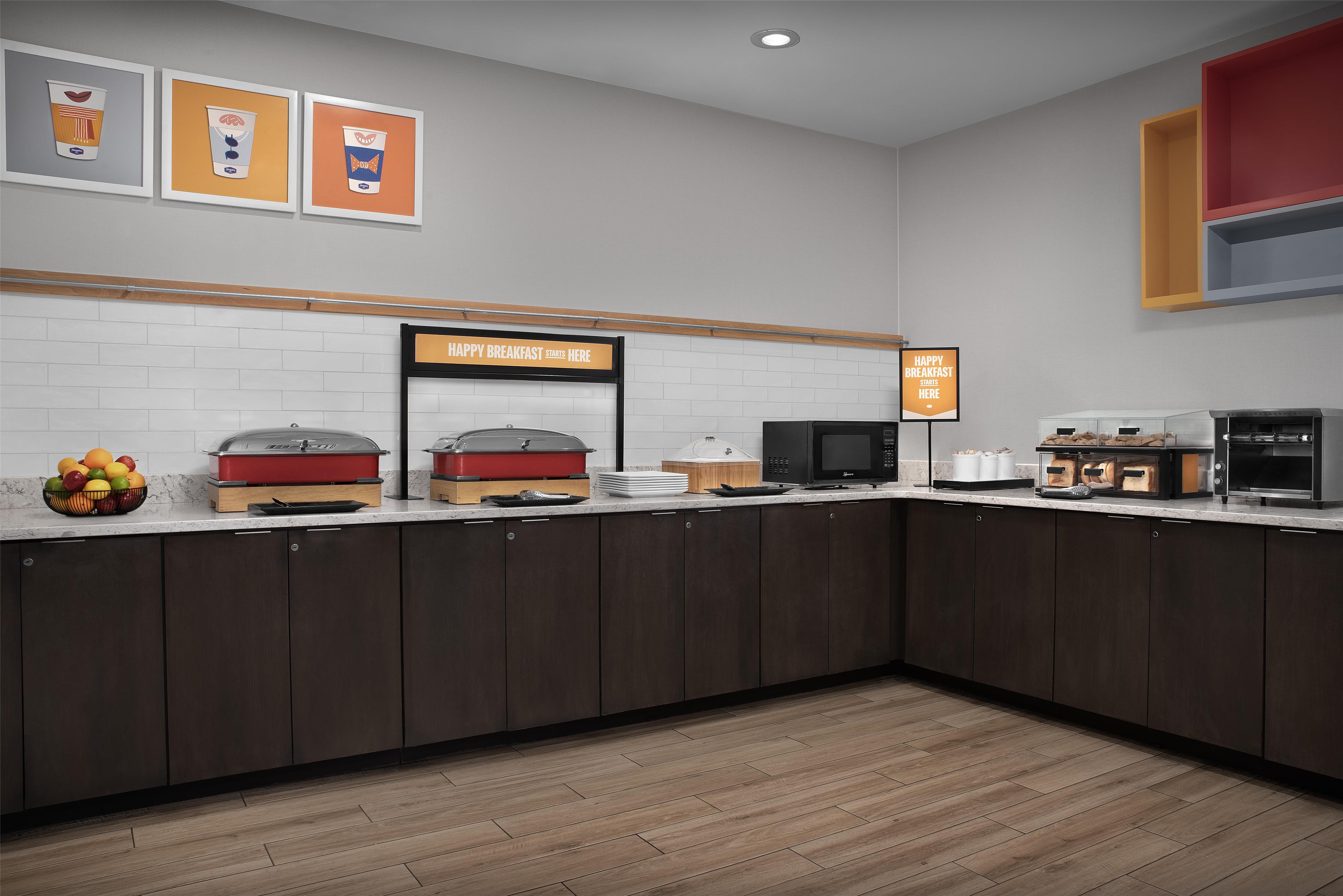 Breakfast Area | Hampton Inn Ft. Lauderdale/Downtown Las Olas Area