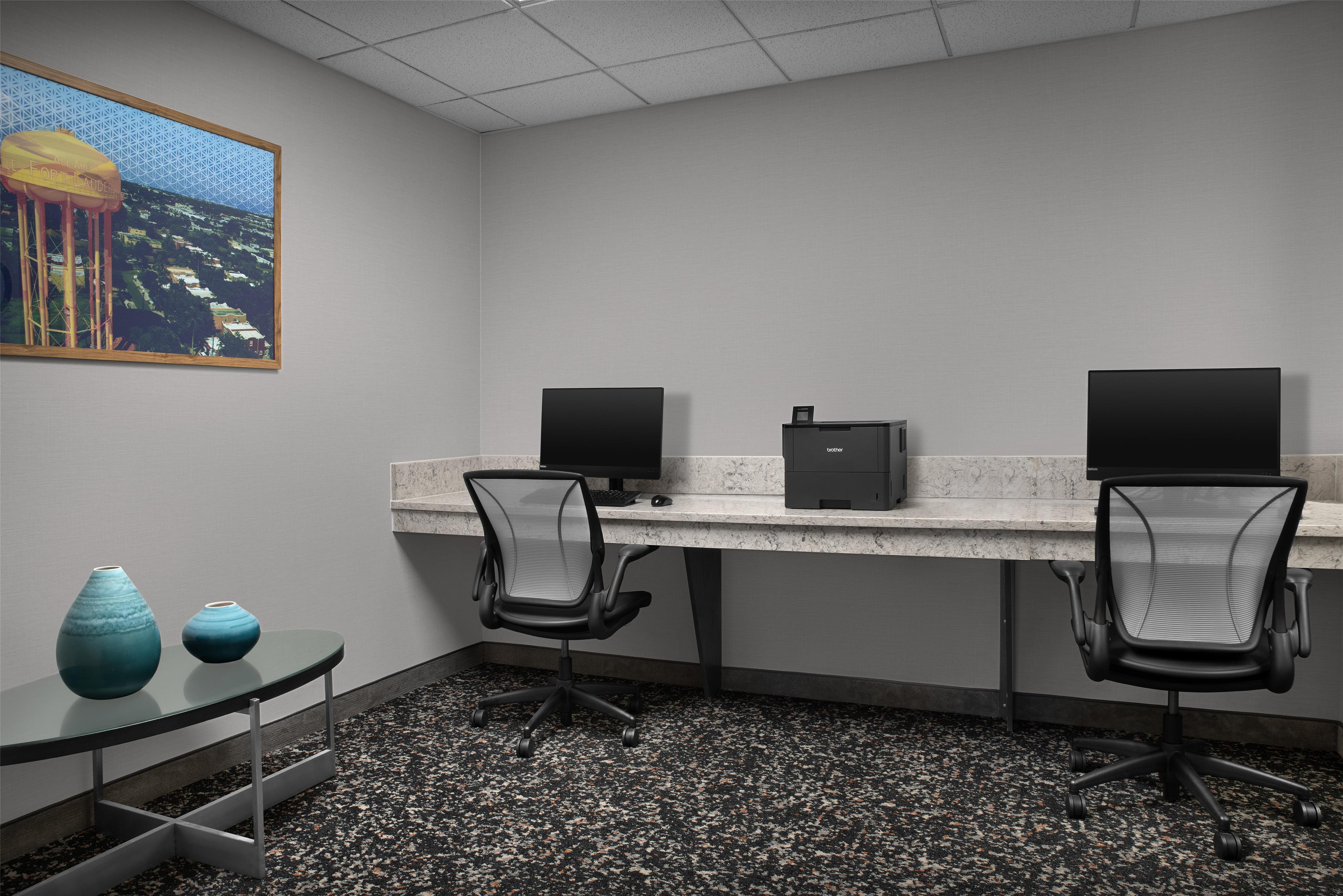 Business Center | Hampton Inn Ft. Lauderdale/Downtown Las Olas Area