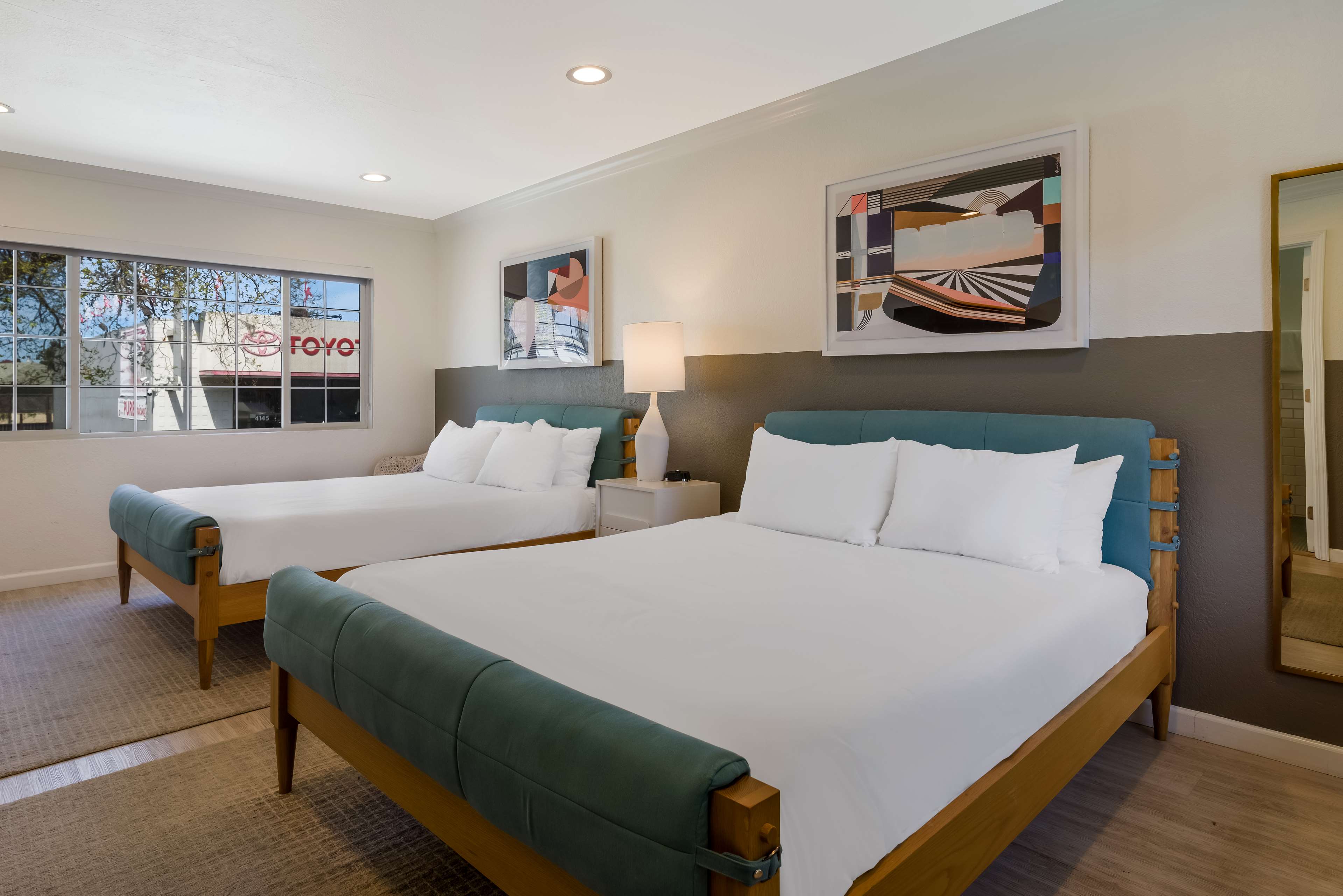 Two Queen Beds Non-Smoking image