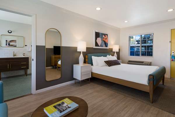  - Signature Inn Medical Center Oakland