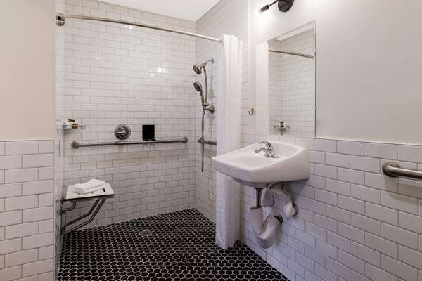  - Signature Inn Medical Center Oakland